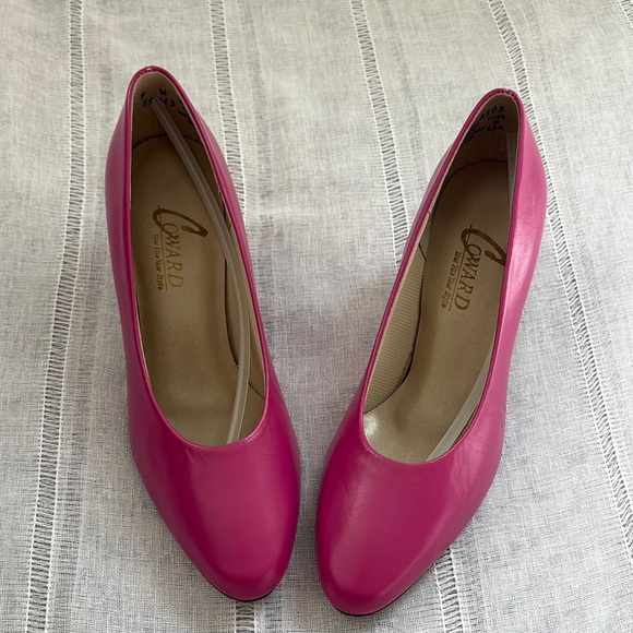 American Vintage Shoes - Coward NWOT American Vintage Leather Fuchsia Heels